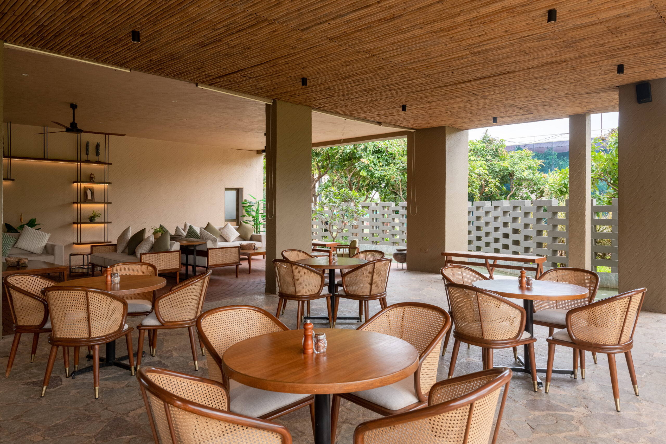 Visho Café & Bar